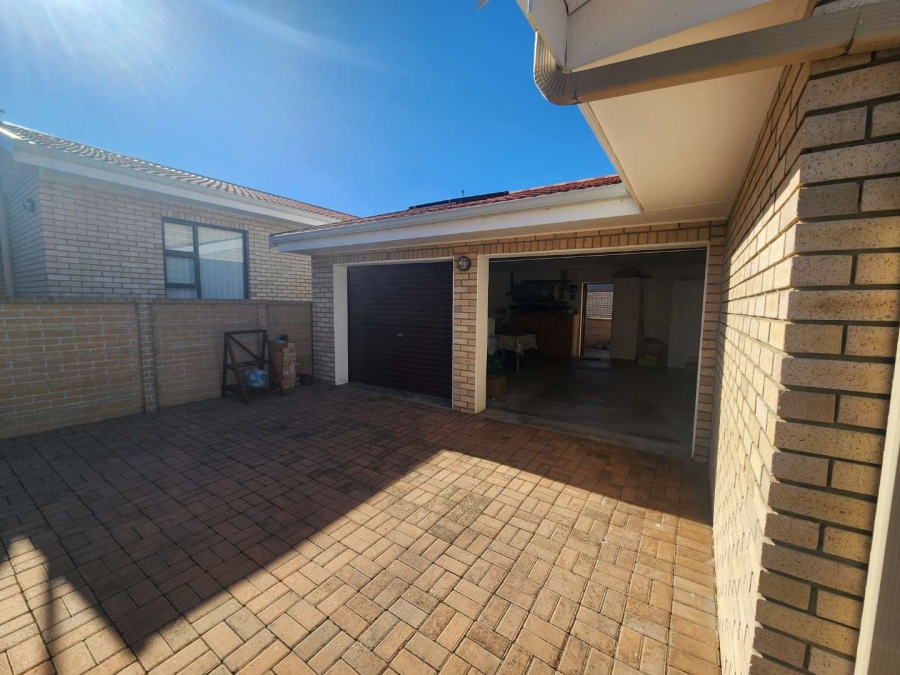 2 Bedroom Property for Sale in Tergniet Western Cape
